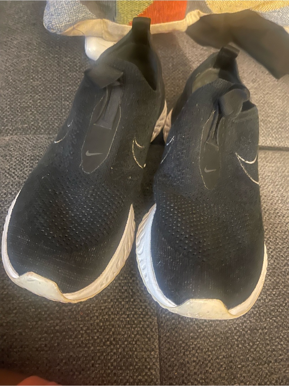 Women’s Nike slip on sneakers size 9
